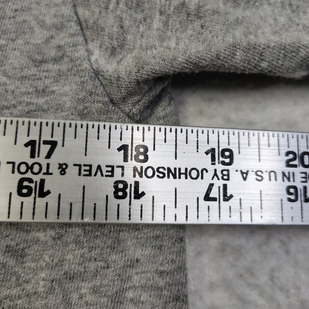 Yellowstone National Park T-Shirt Size Medium Grey Round Buffalo Logo‎ - Picture 9 of 10